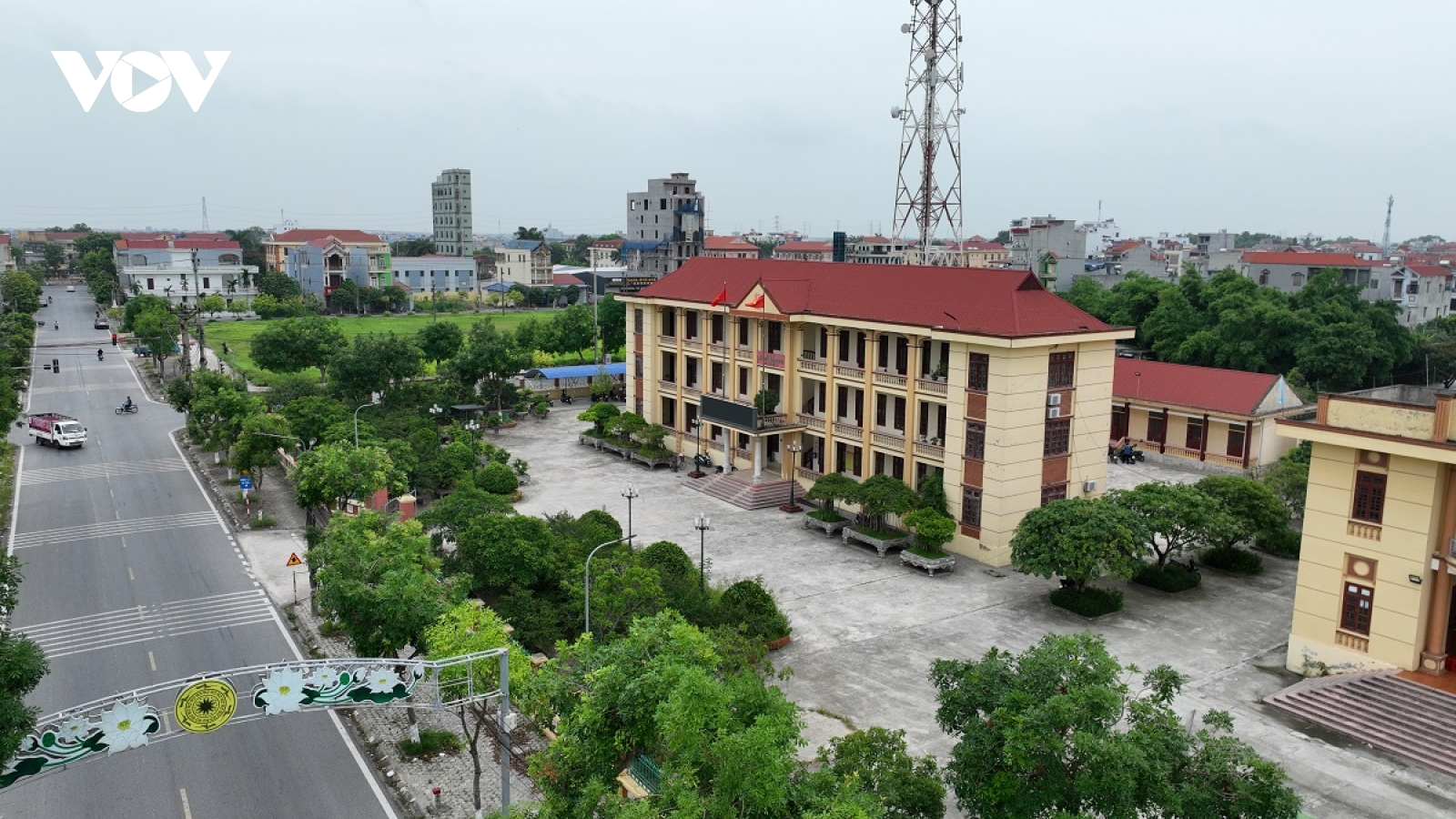 Khó khả thi khi "gán ghép" công năng mới cho trụ sở cũ